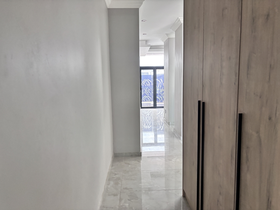 6 Bedroom Property for Sale in Six Fountains Residential Estate Gauteng