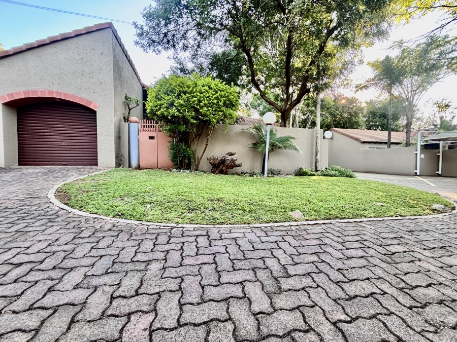 2 Bedroom Property for Sale in Wapadrand Gauteng