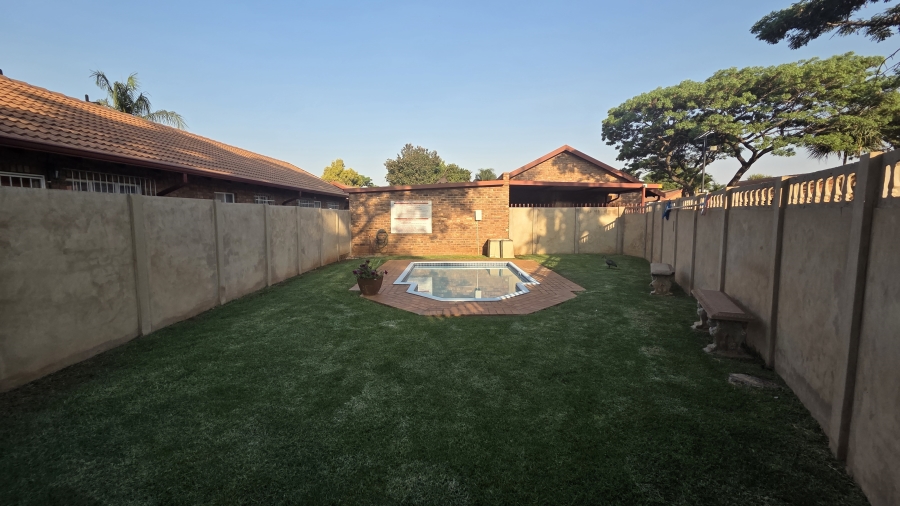 2 Bedroom Property for Sale in Doornpoort Gauteng