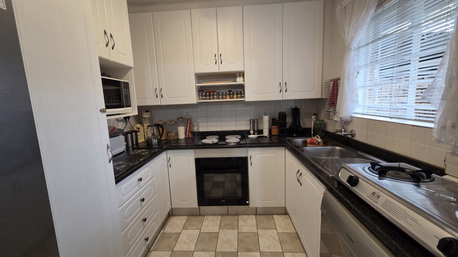 2 Bedroom Property for Sale in Montana Gauteng