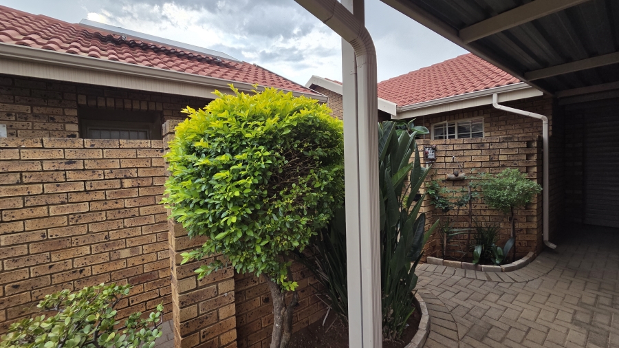 2 Bedroom Property for Sale in Montana Gauteng
