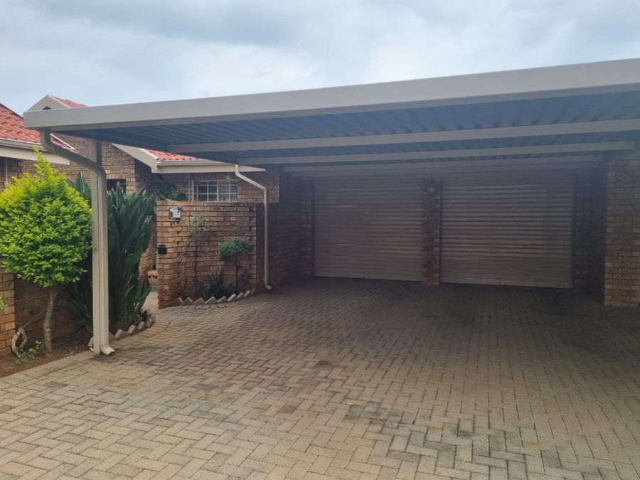 2 Bedroom Property for Sale in Montana Gauteng