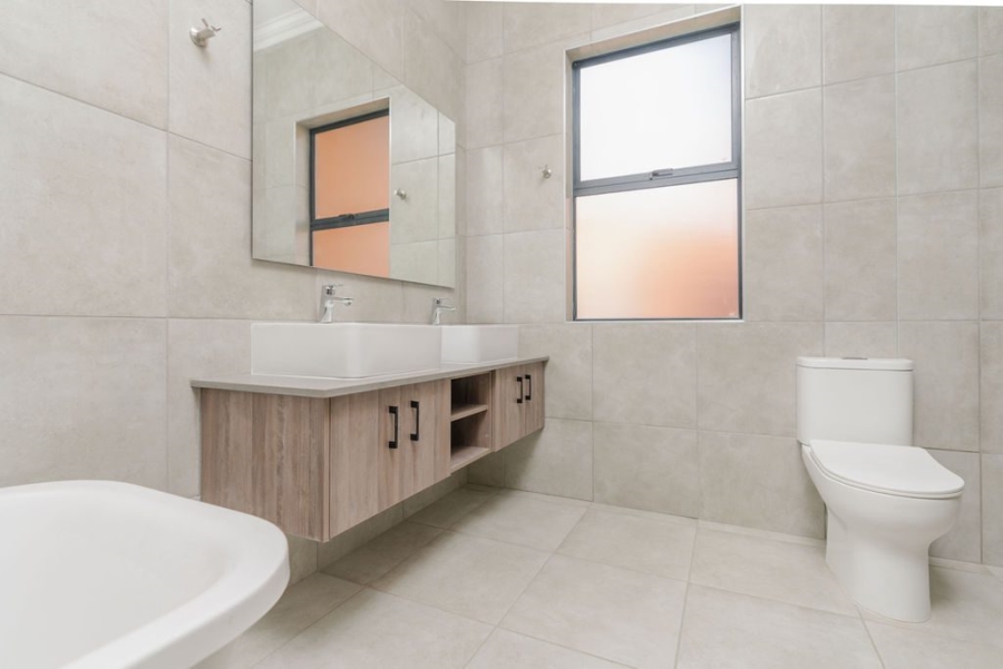 3 Bedroom Property for Sale in Six Fountains Residential Estate Gauteng