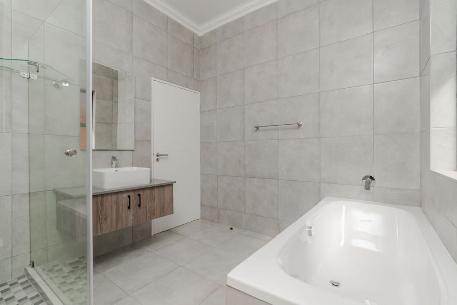 3 Bedroom Property for Sale in Six Fountains Residential Estate Gauteng