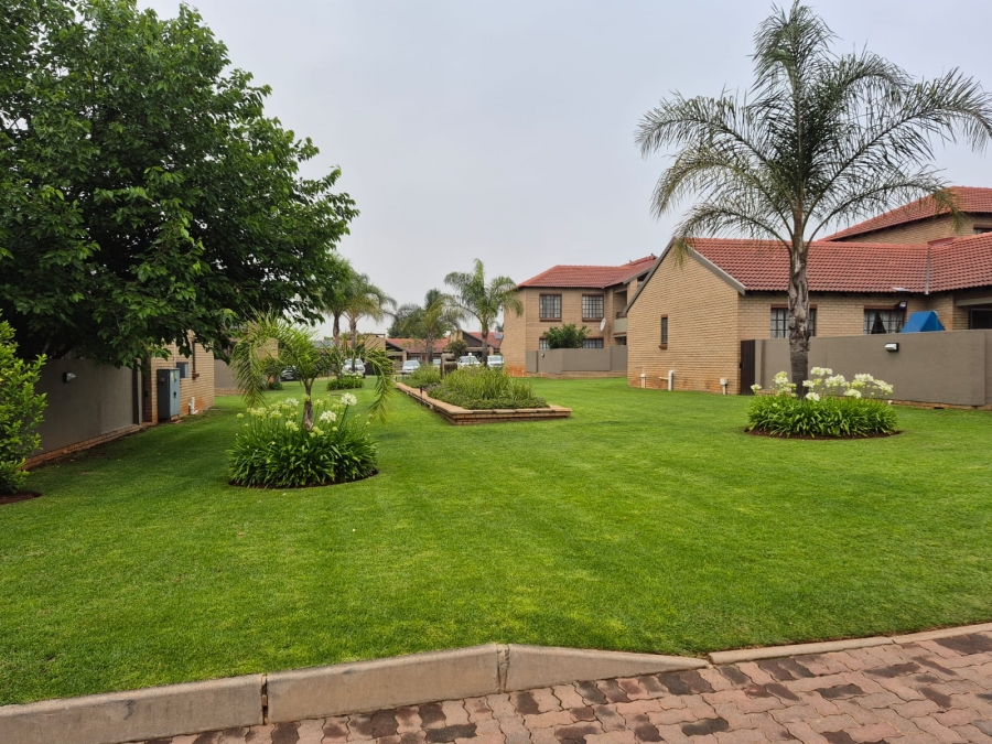 2 Bedroom Property for Sale in Moreleta Park Gauteng