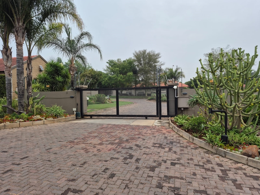 2 Bedroom Property for Sale in Moreleta Park Gauteng