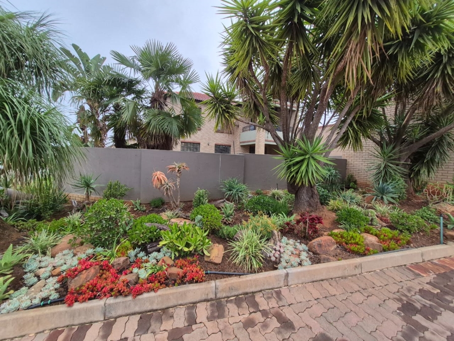 2 Bedroom Property for Sale in Moreleta Park Gauteng