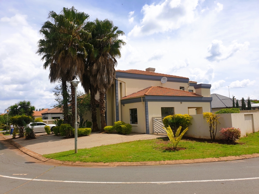 5 Bedroom Property for Sale in Heuwelsig Estate Gauteng