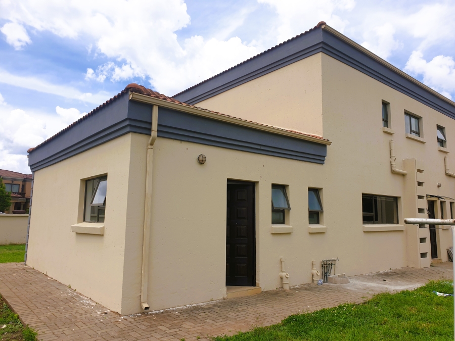 5 Bedroom Property for Sale in Heuwelsig Estate Gauteng