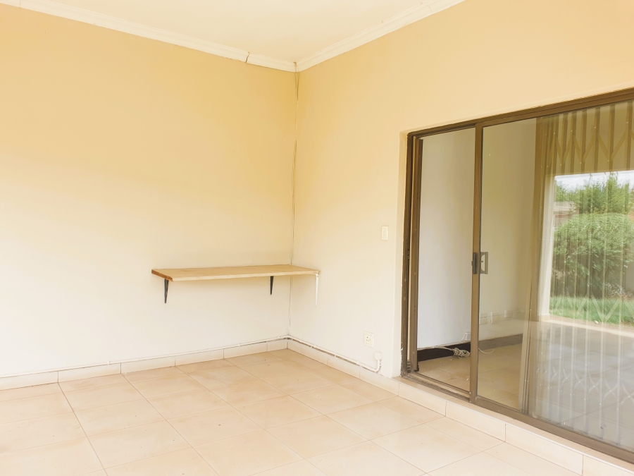 5 Bedroom Property for Sale in Heuwelsig Estate Gauteng