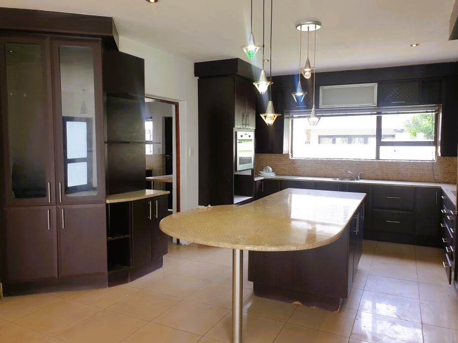 5 Bedroom Property for Sale in Heuwelsig Estate Gauteng