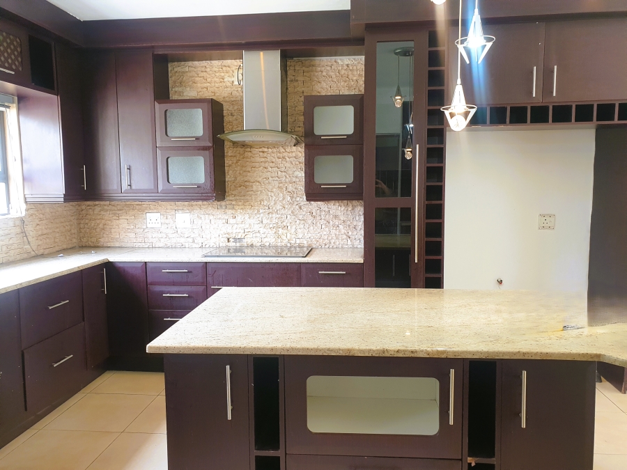 5 Bedroom Property for Sale in Heuwelsig Estate Gauteng