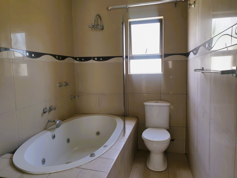5 Bedroom Property for Sale in Heuwelsig Estate Gauteng