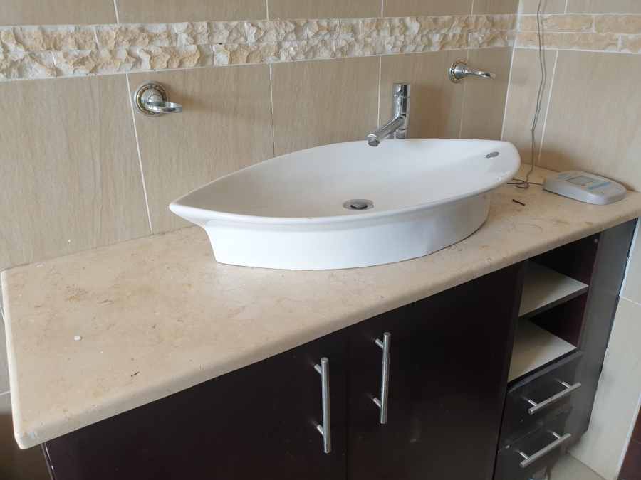 5 Bedroom Property for Sale in Heuwelsig Estate Gauteng