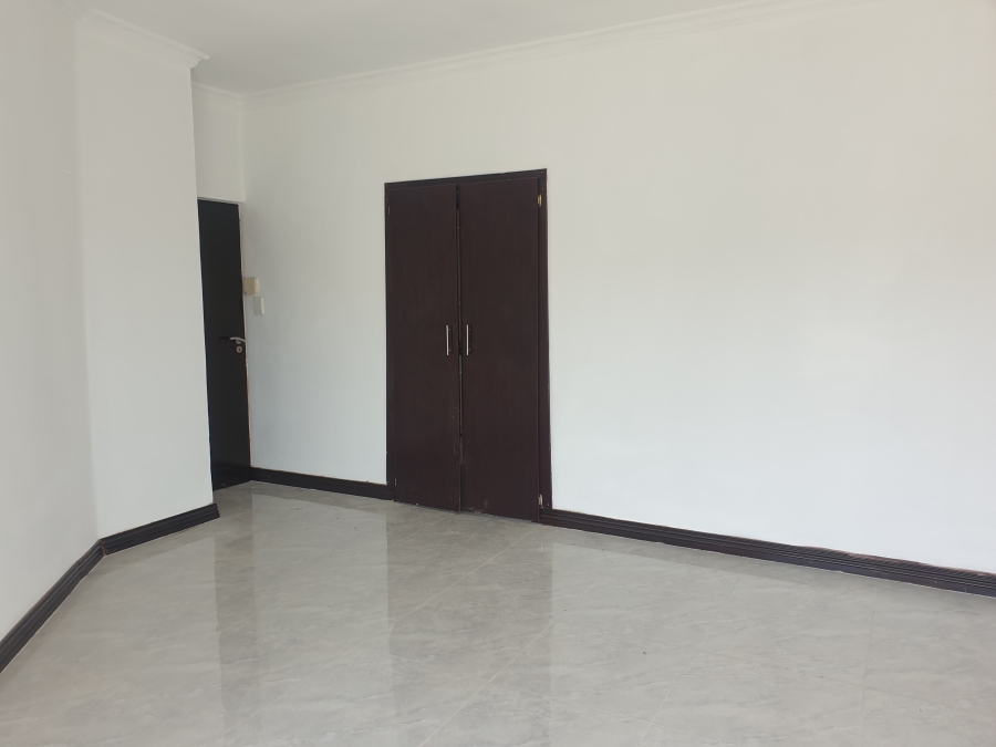 5 Bedroom Property for Sale in Heuwelsig Estate Gauteng