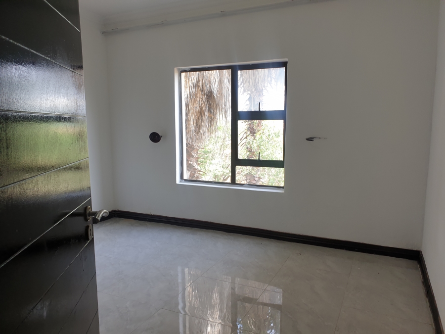 5 Bedroom Property for Sale in Heuwelsig Estate Gauteng