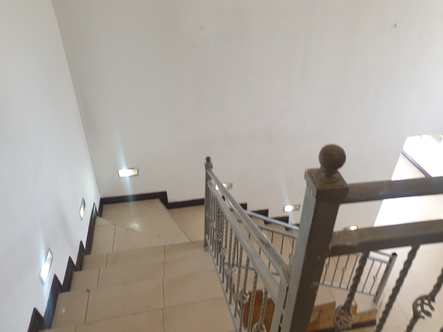 5 Bedroom Property for Sale in Heuwelsig Estate Gauteng