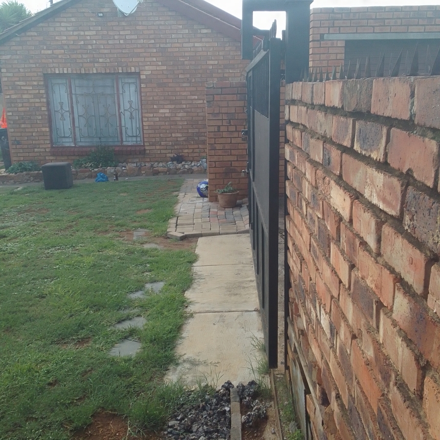 3 Bedroom Property for Sale in Nellmapius Gauteng