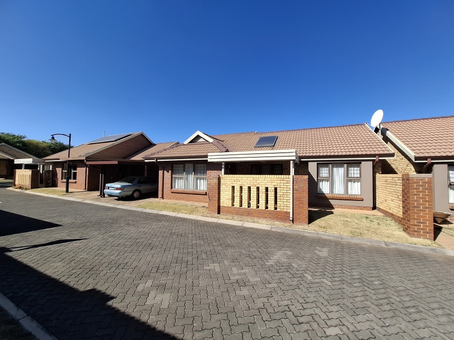 2 Bedroom Property for Sale in Equestria Gauteng