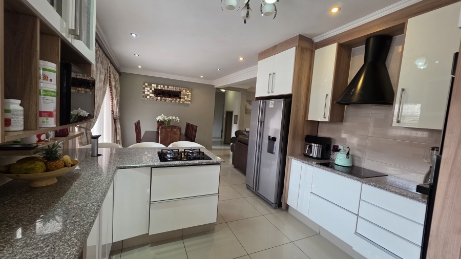 5 Bedroom Property for Sale in Savannah Country Estate Gauteng