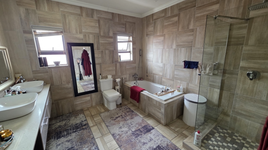 5 Bedroom Property for Sale in Savannah Country Estate Gauteng