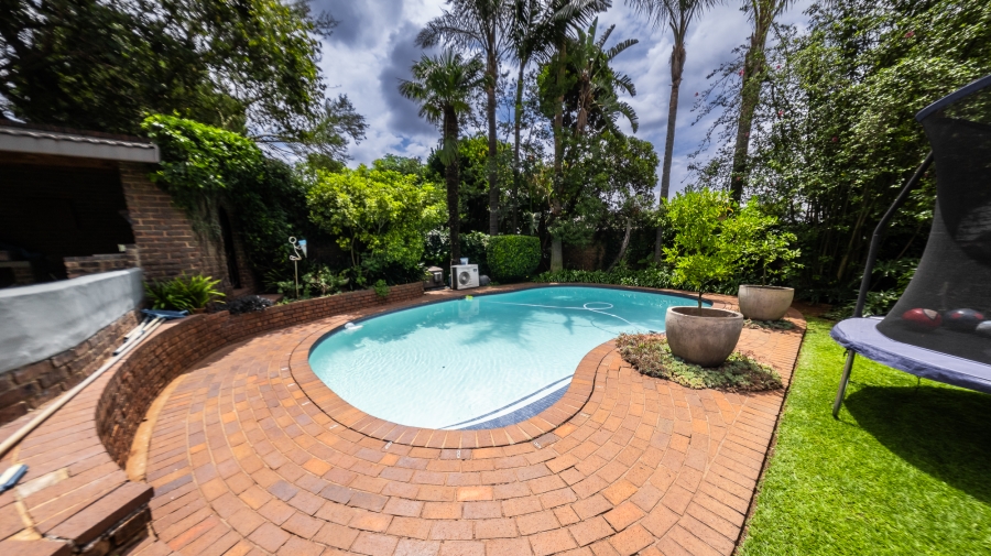 4 Bedroom Property for Sale in Eldoraigne Gauteng