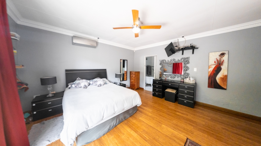 4 Bedroom Property for Sale in Eldoraigne Gauteng