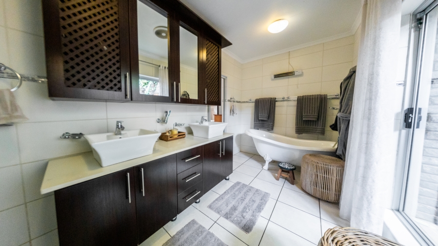 4 Bedroom Property for Sale in Eldoraigne Gauteng