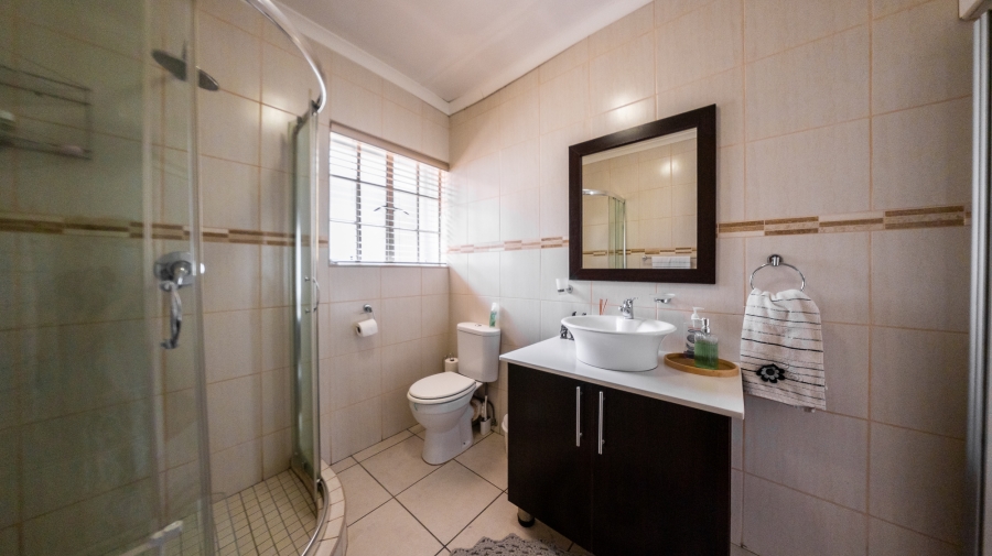 4 Bedroom Property for Sale in Eldoraigne Gauteng