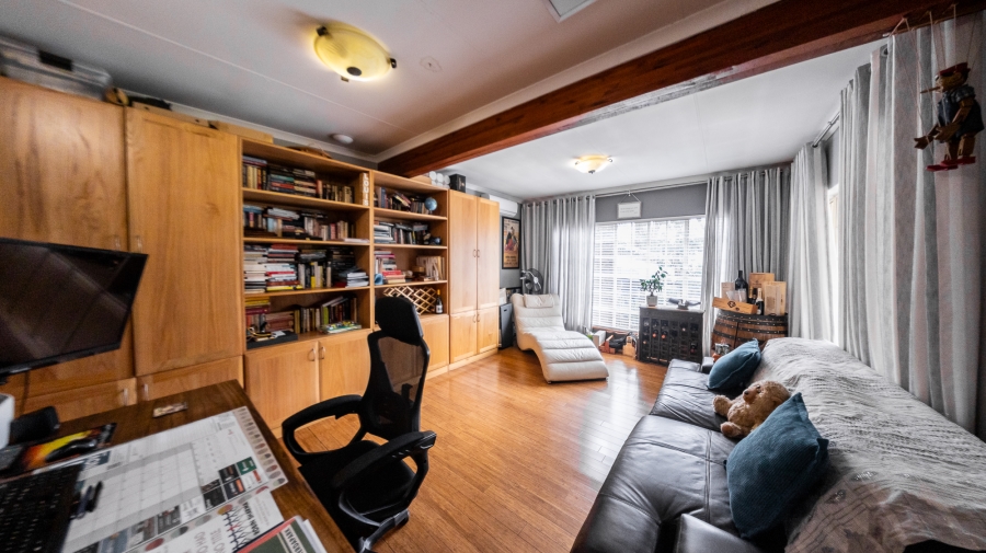 4 Bedroom Property for Sale in Eldoraigne Gauteng