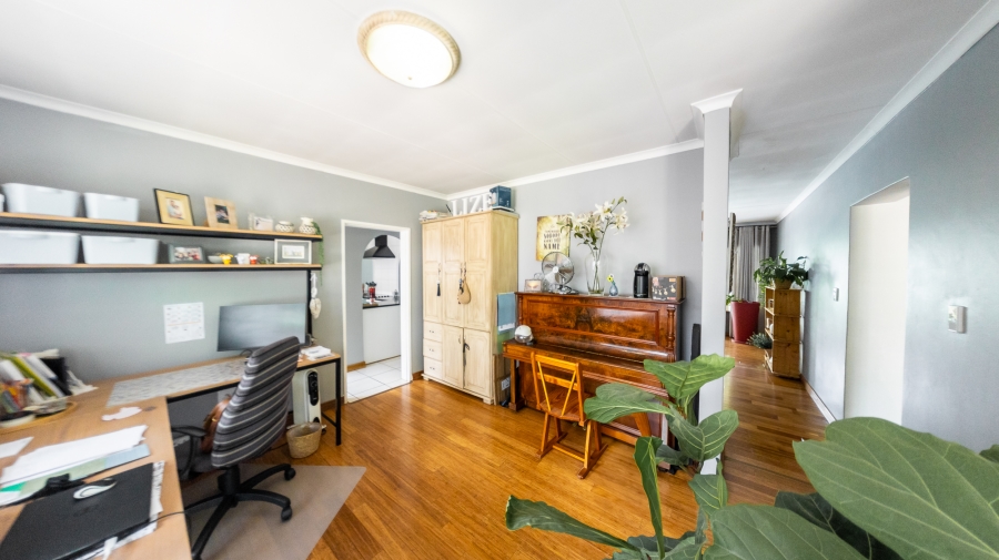 4 Bedroom Property for Sale in Eldoraigne Gauteng