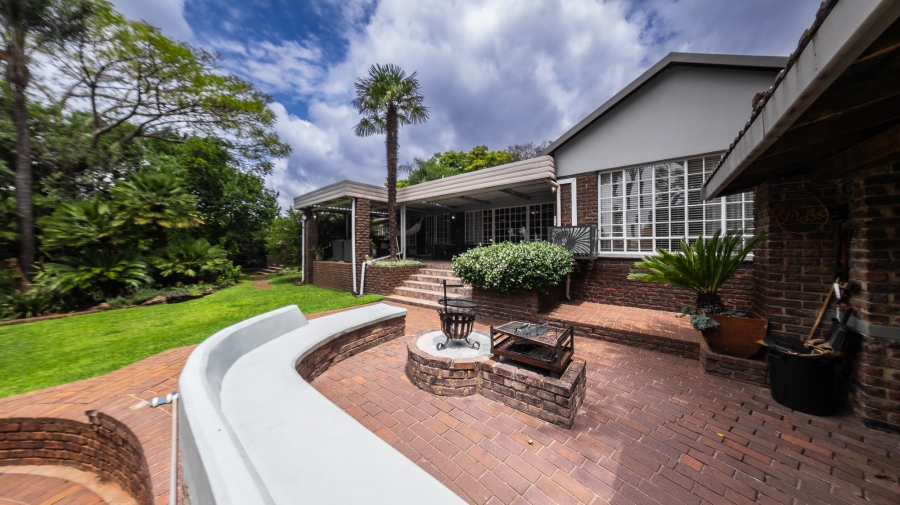 4 Bedroom Property for Sale in Eldoraigne Gauteng