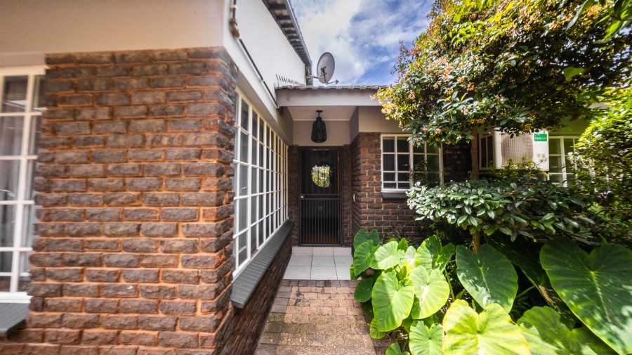 4 Bedroom Property for Sale in Eldoraigne Gauteng