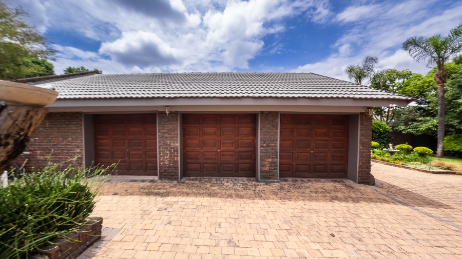 4 Bedroom Property for Sale in Eldoraigne Gauteng