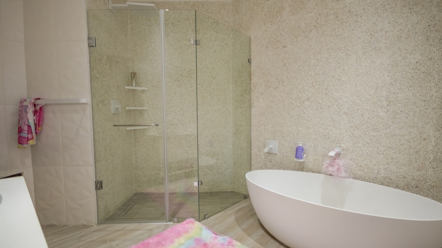 4 Bedroom Property for Sale in Boardwalk Manor Gauteng