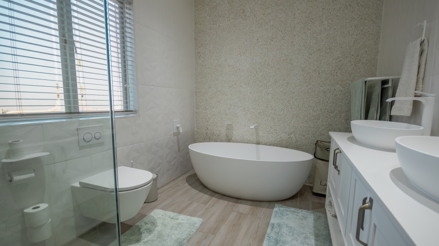 4 Bedroom Property for Sale in Boardwalk Manor Gauteng