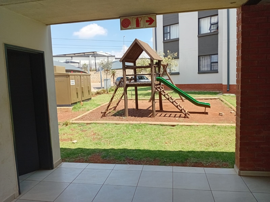 To Let 2 Bedroom Property for Rent in Jabulani Gauteng
