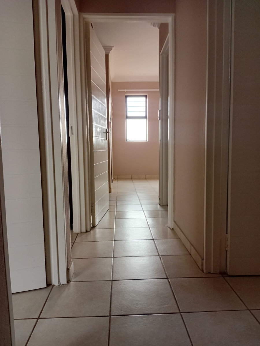 To Let 3 Bedroom Property for Rent in South Hills Gauteng