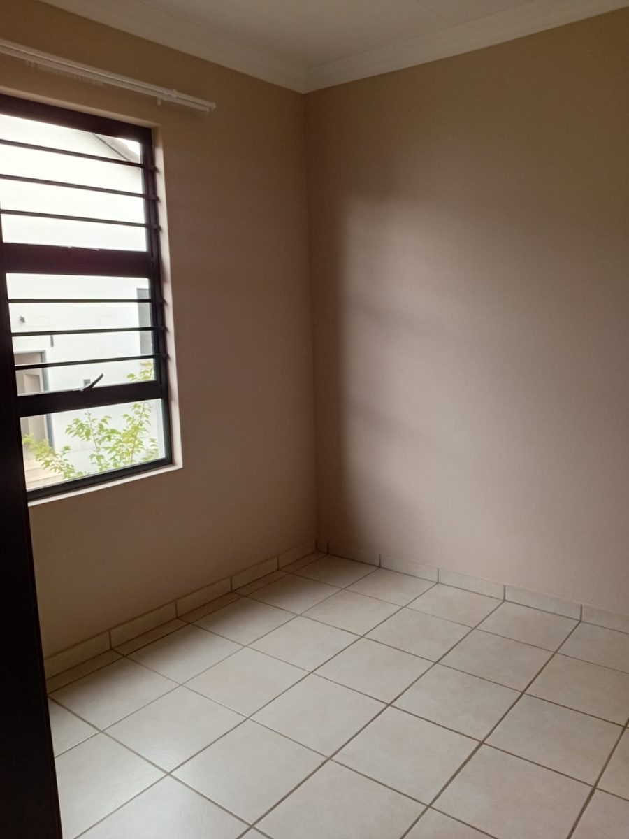 To Let 3 Bedroom Property for Rent in South Hills Gauteng