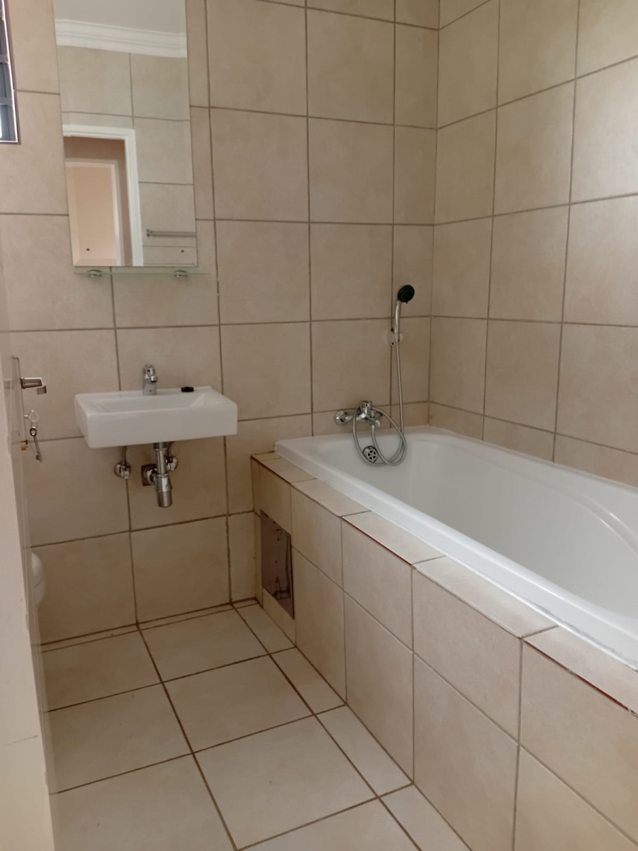 To Let 3 Bedroom Property for Rent in South Hills Gauteng