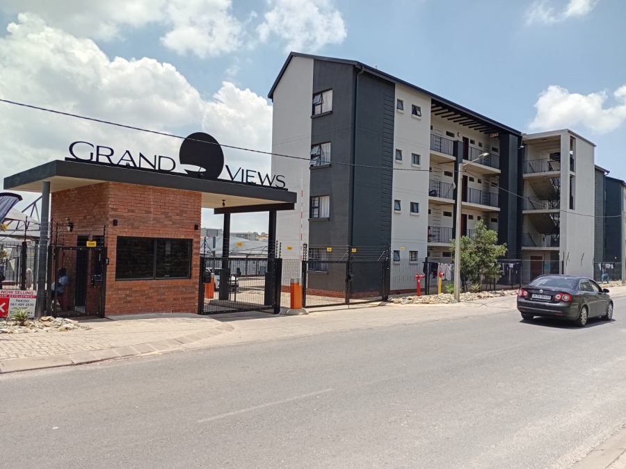 To Let 2 Bedroom Property for Rent in Fleurhof Gauteng