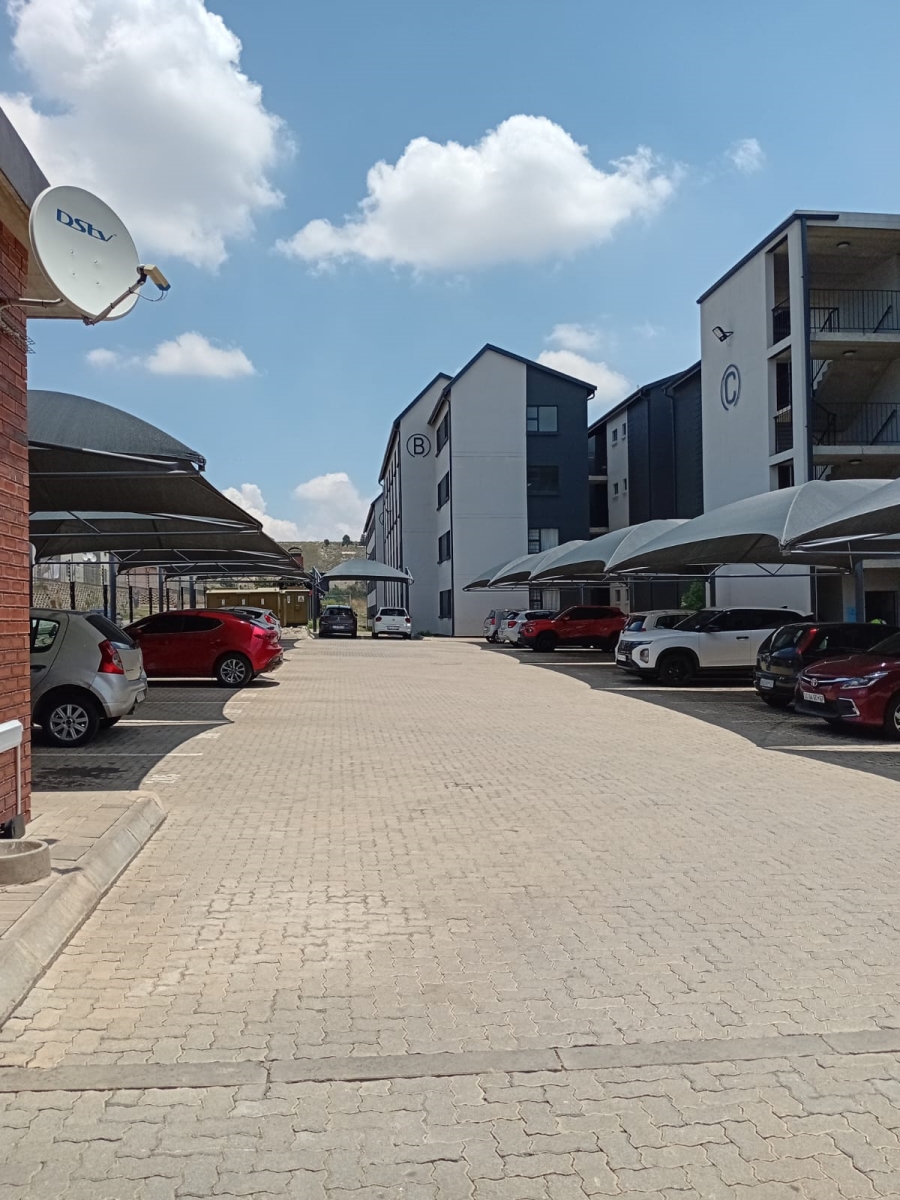 To Let 2 Bedroom Property for Rent in Fleurhof Gauteng