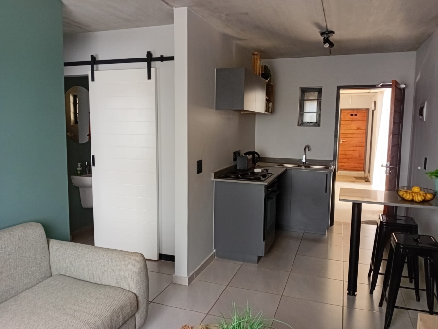 To Let 2 Bedroom Property for Rent in Fleurhof Gauteng