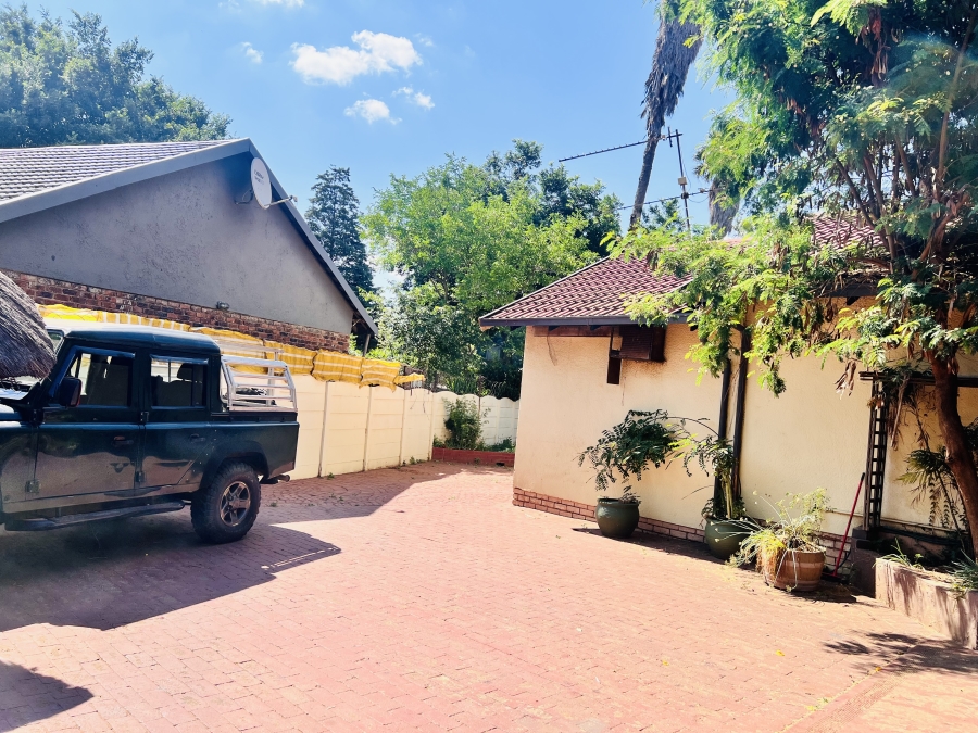 3 Bedroom Property for Sale in Crystal Park Gauteng