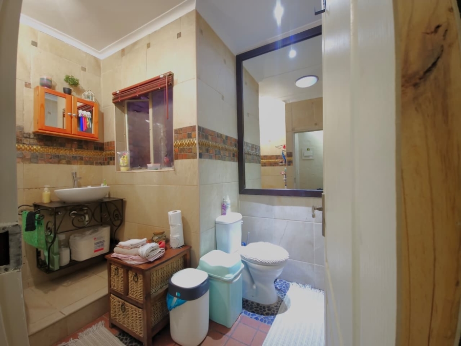 2 Bedroom Property for Sale in Dorandia Gauteng