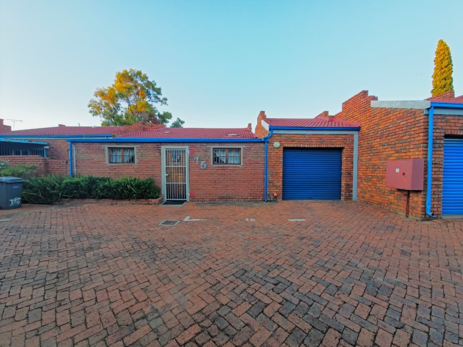 2 Bedroom Property for Sale in Dorandia Gauteng