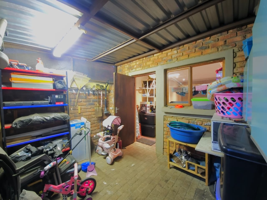 2 Bedroom Property for Sale in Dorandia Gauteng