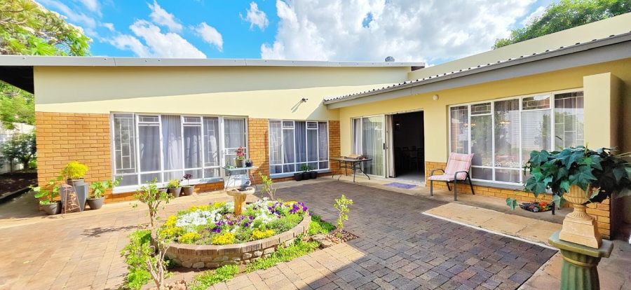 4 Bedroom Property for Sale in Annlin Gauteng
