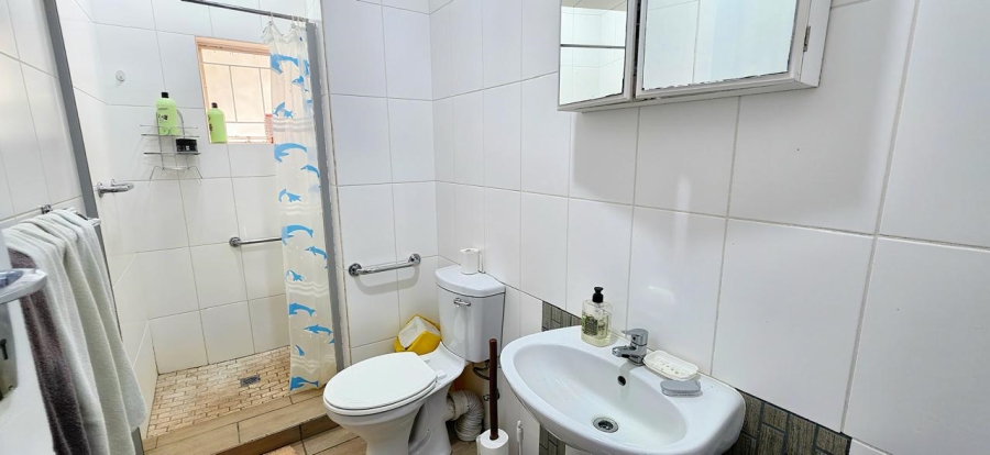 4 Bedroom Property for Sale in Annlin Gauteng