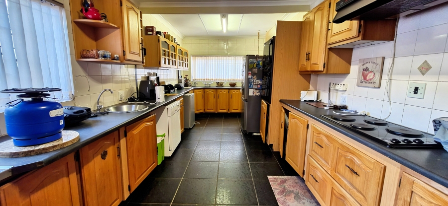 4 Bedroom Property for Sale in Sinoville Gauteng